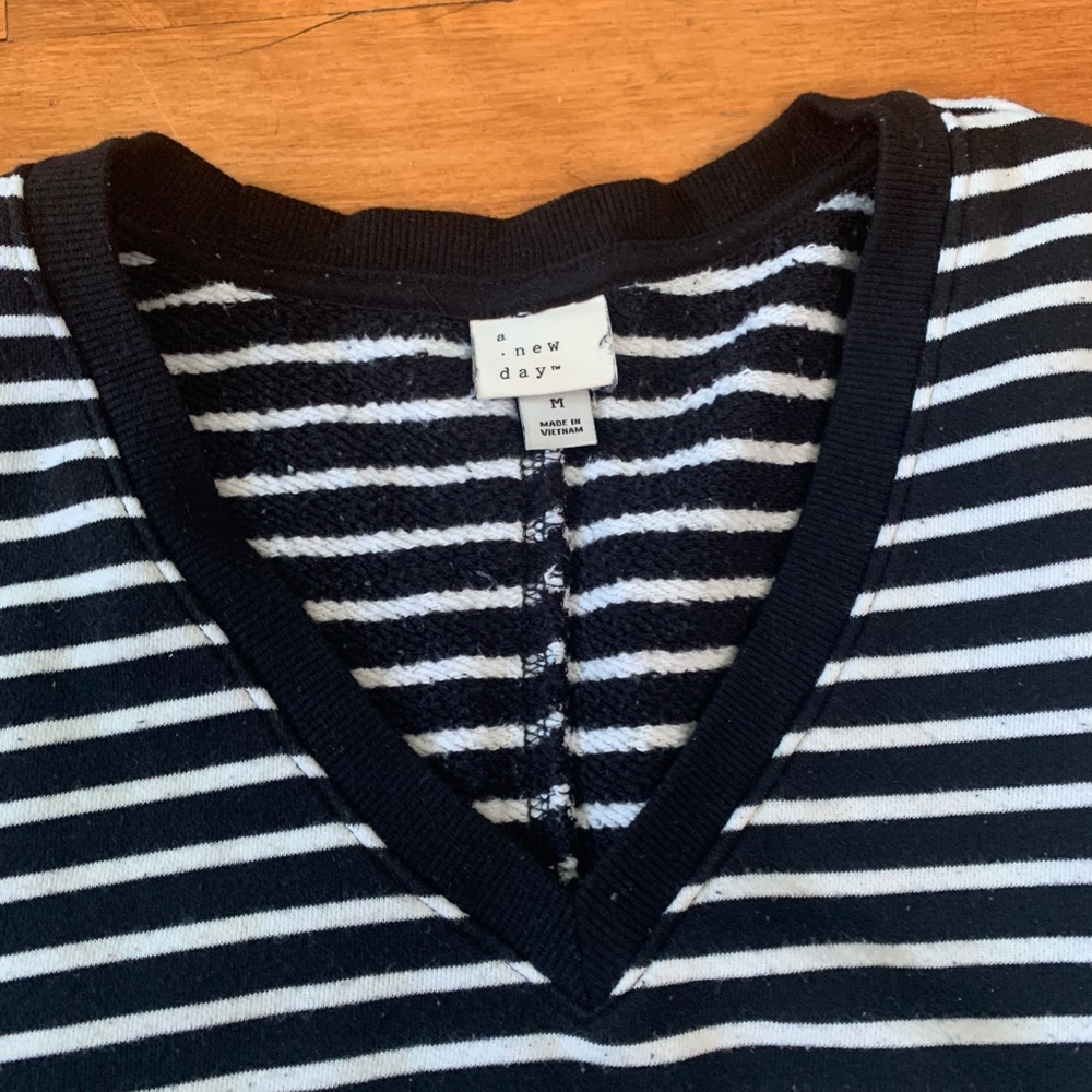 Stripped sweater - Picture 2 of 4